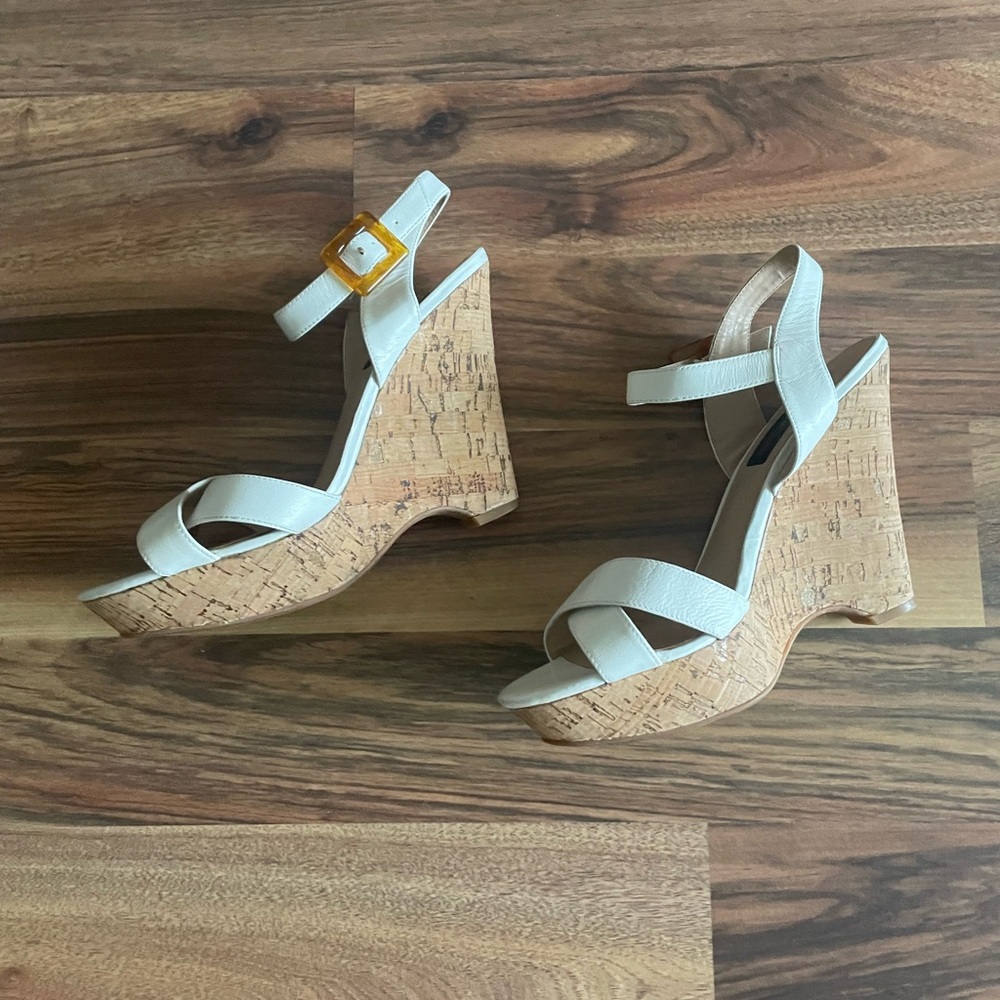 Jeanne Beker leather/ cork wedges